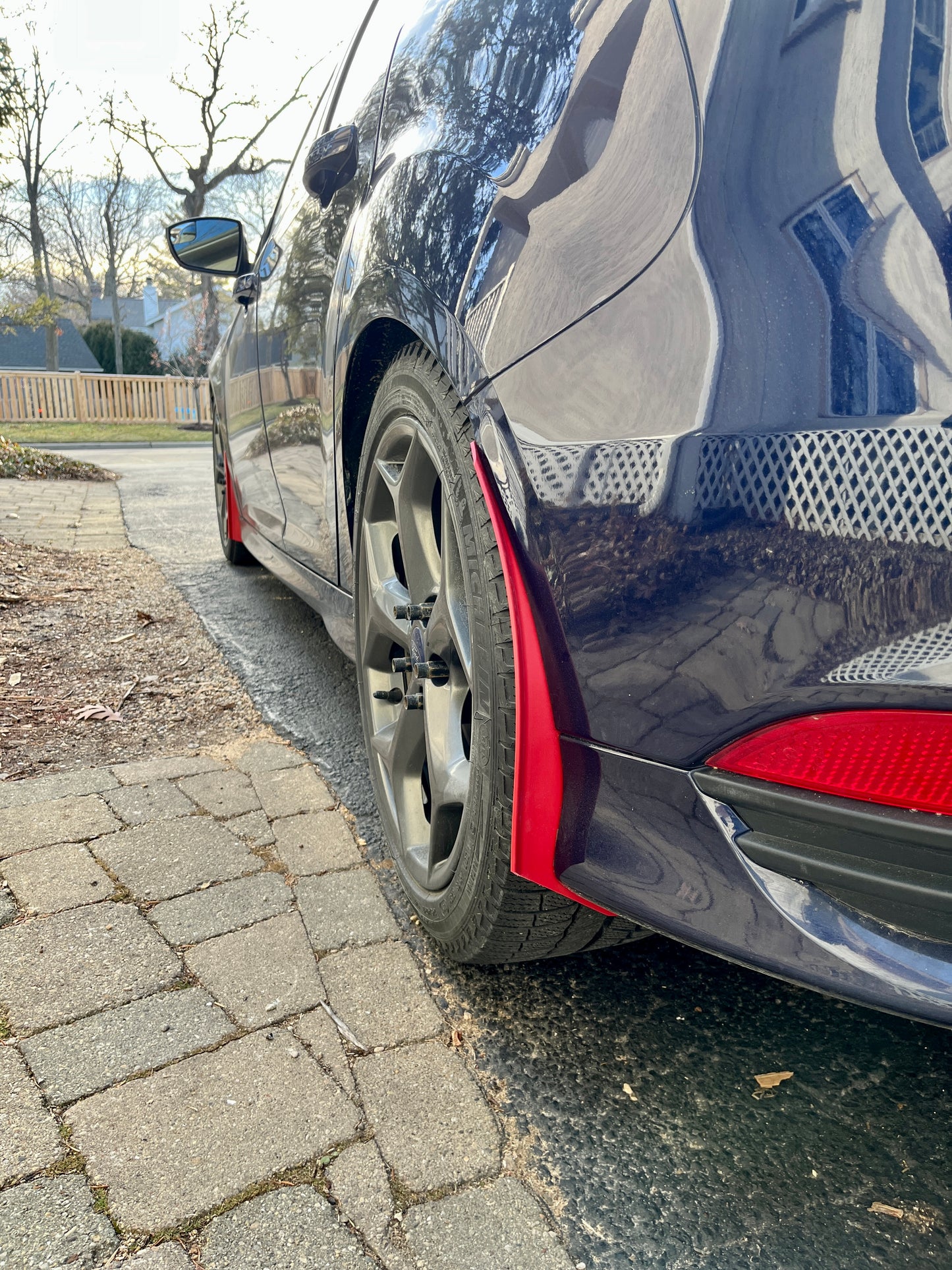 Focus ST red rear guard